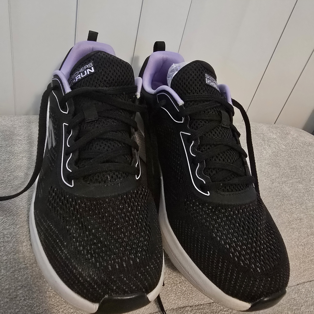 Women's Black and Purple Running Shoes